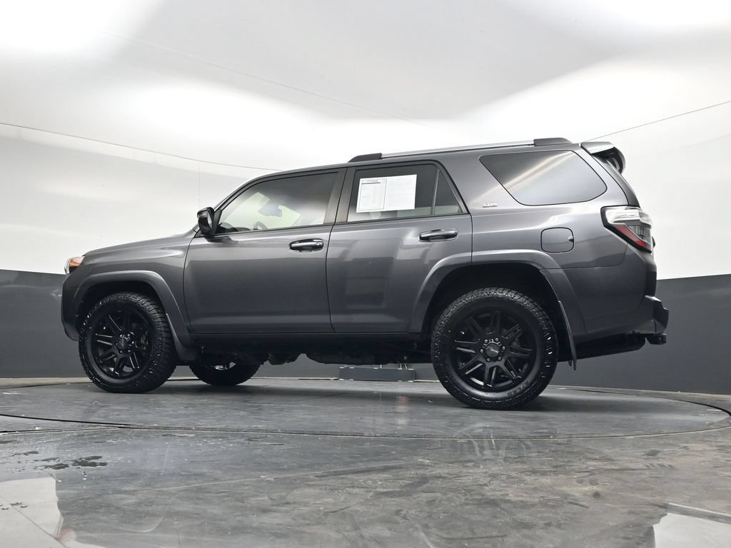 Used 2021 Toyota 4Runner SR5 Premium w/ Moonroof Package RWD image 40