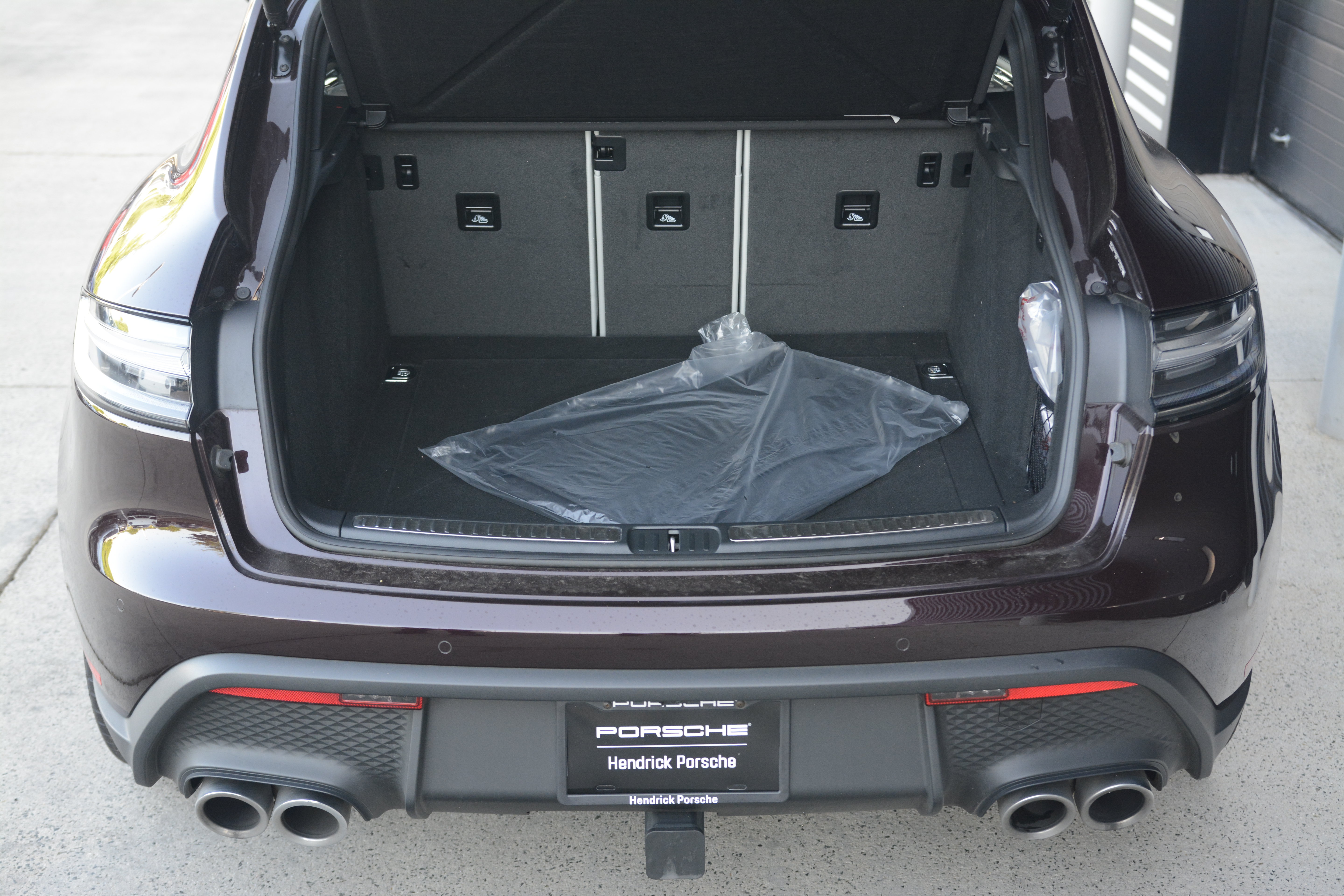 Certified 2026 Porsche Macan AWD/4WD image 38