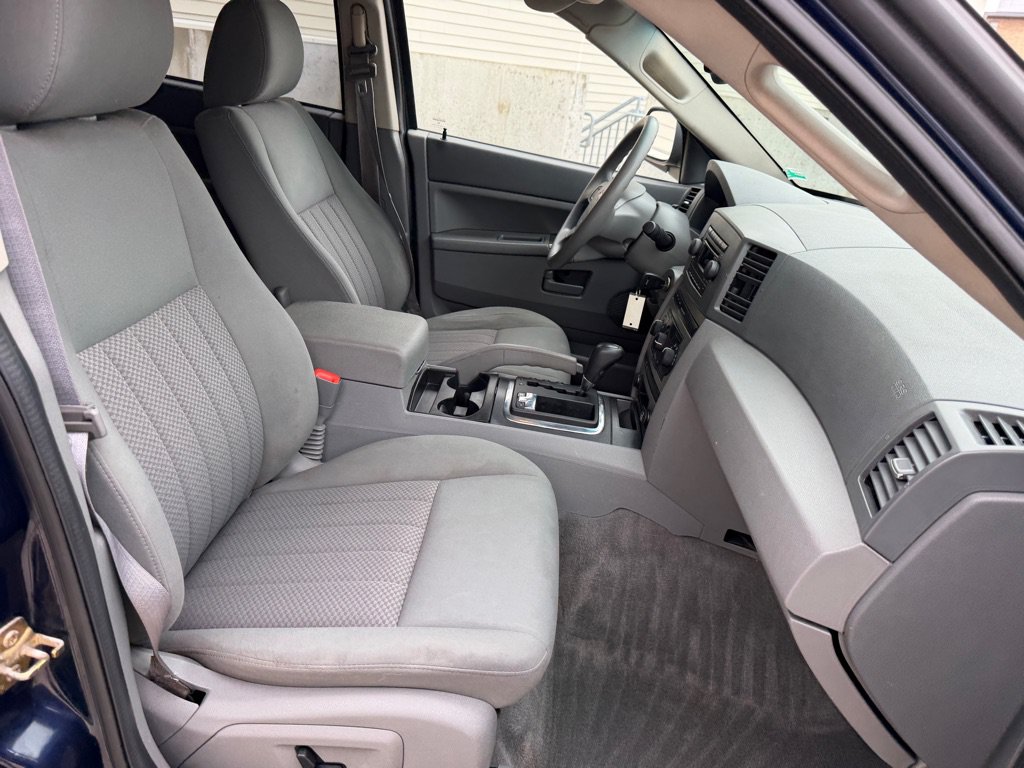 Used 2005 Jeep Grand Cherokee Laredo AWD/4WD image 24