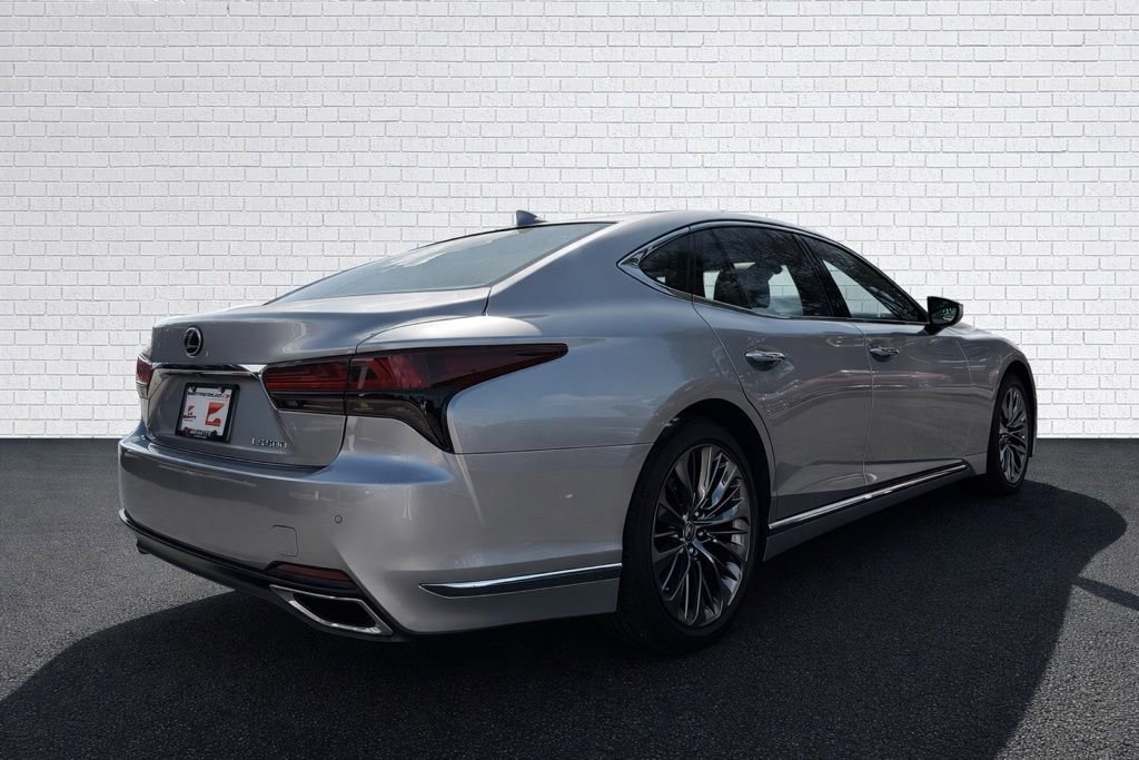 Used 2022 Lexus LS 500 w/ Accessory Package (Z2) image 4