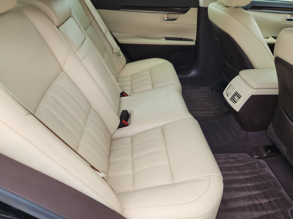 Used 2016 Lexus ES 350 w/ Luxury Package w/Wood Trim FWD image 31