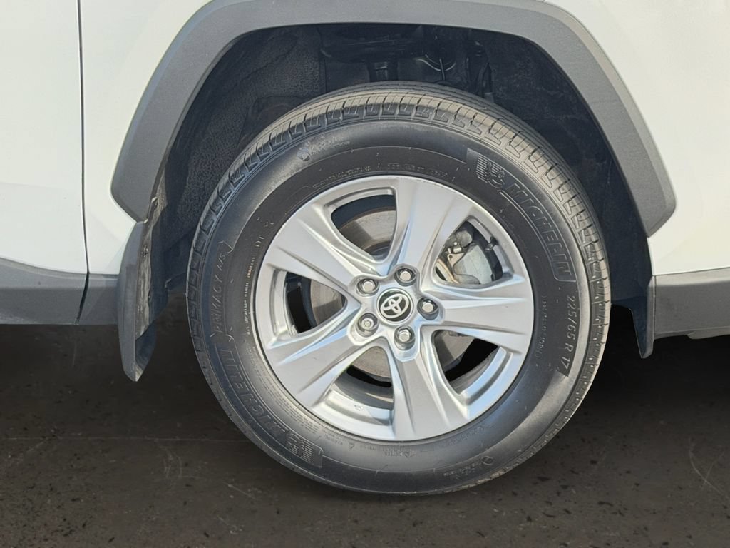Used 2024 Toyota RAV4 XLE AWD/4WD image 10