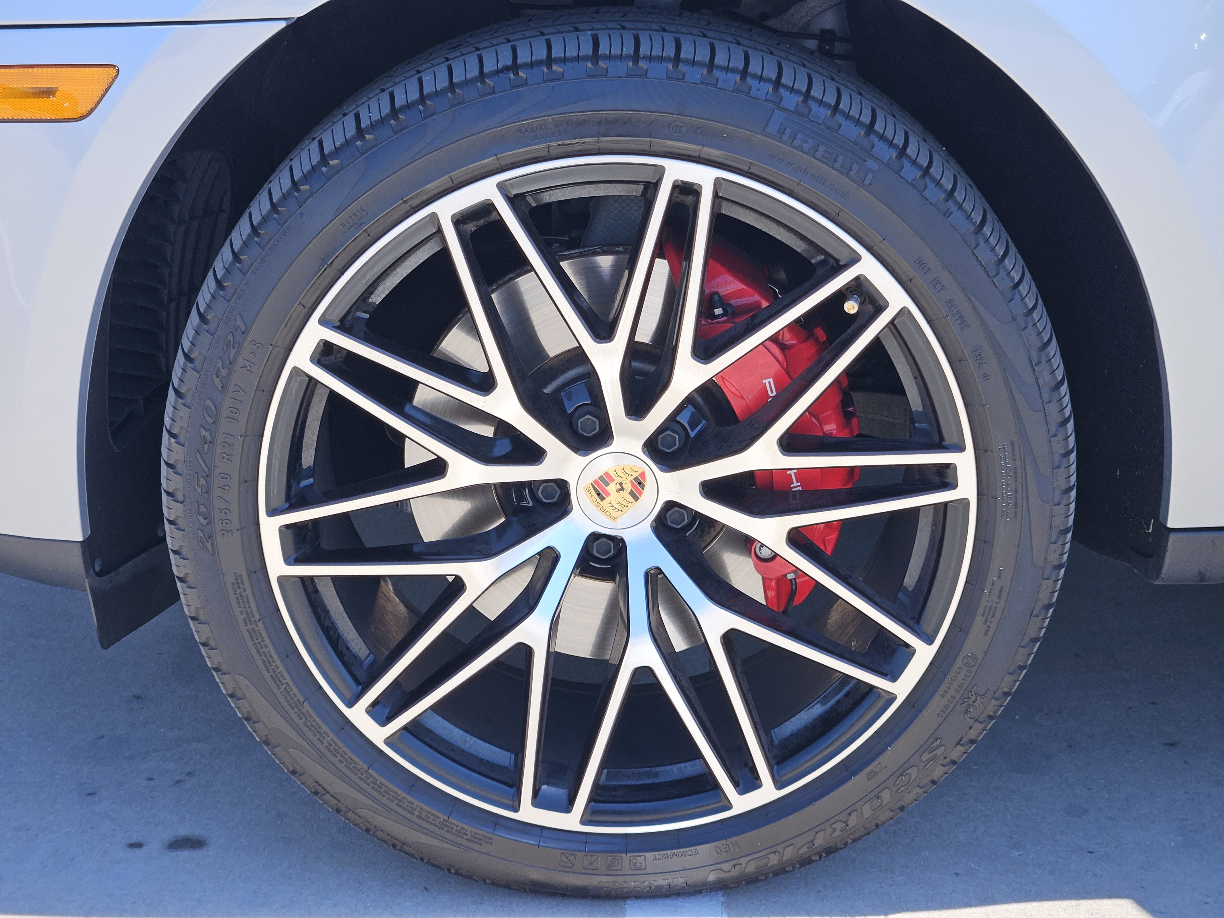 Certified 2024 Porsche Macan S AWD/4WD image 14