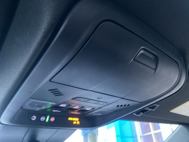 Used 2025 Cadillac XT4 Sport image 19