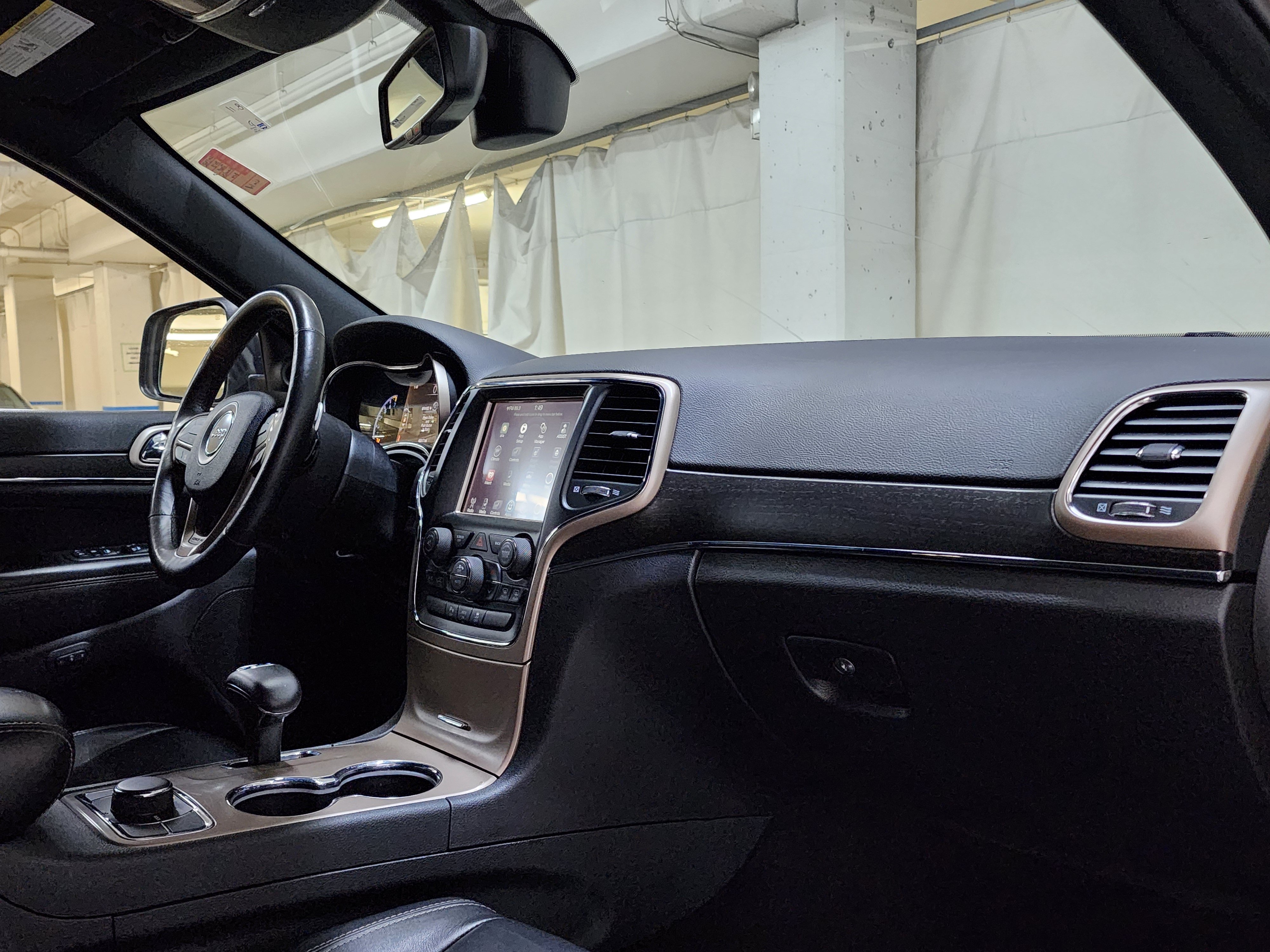 Used 2015 Jeep Grand Cherokee Limited AWD/4WD image 22