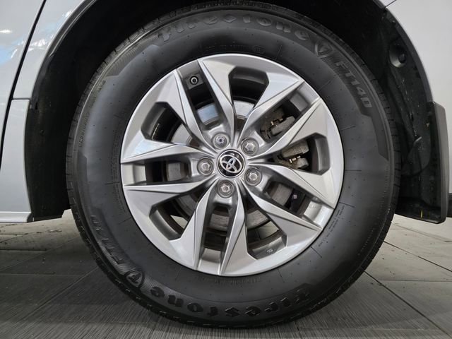 Used 2025 Toyota Sienna XLE w/ XLE Plus Package AWD/4WD image 24