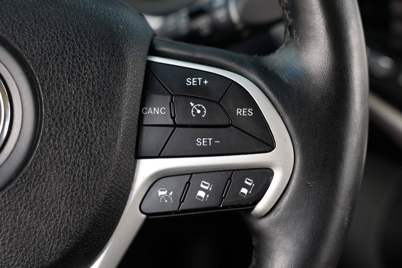Used 2015 Jeep Cherokee Limited w/ Luxury Group FWD image 26