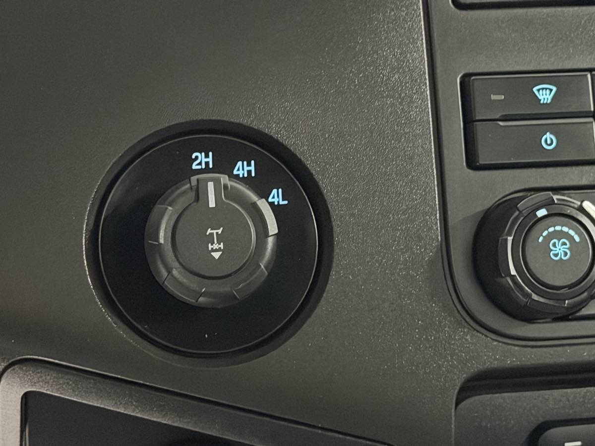 Used 2012 Ford F250 XL w/ Skid Plate Pkg AWD/4WD image 14