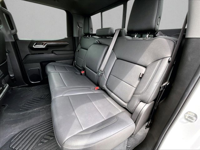 Used 2024 Chevrolet Silverado 1500 LT Trail Boss w/ Convenience Package II image 28