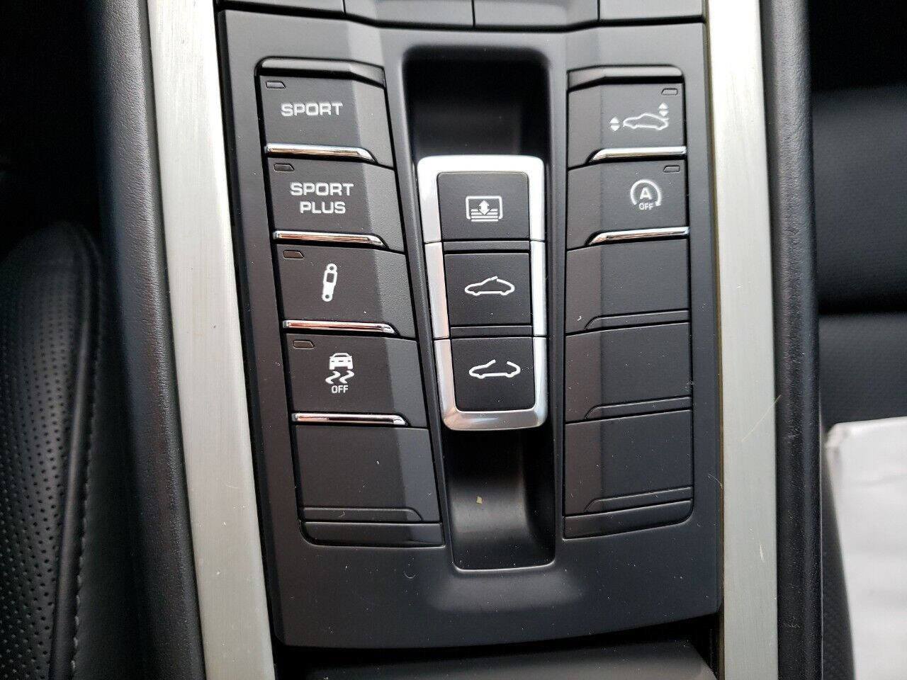 Used 2016 Porsche 911 Turbo image 15