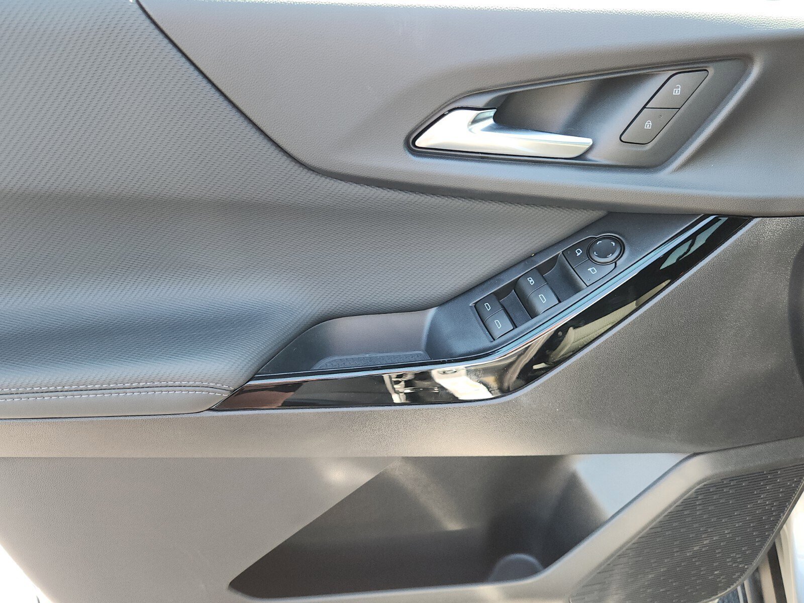 New 2026 Chevrolet Equinox LT image 11