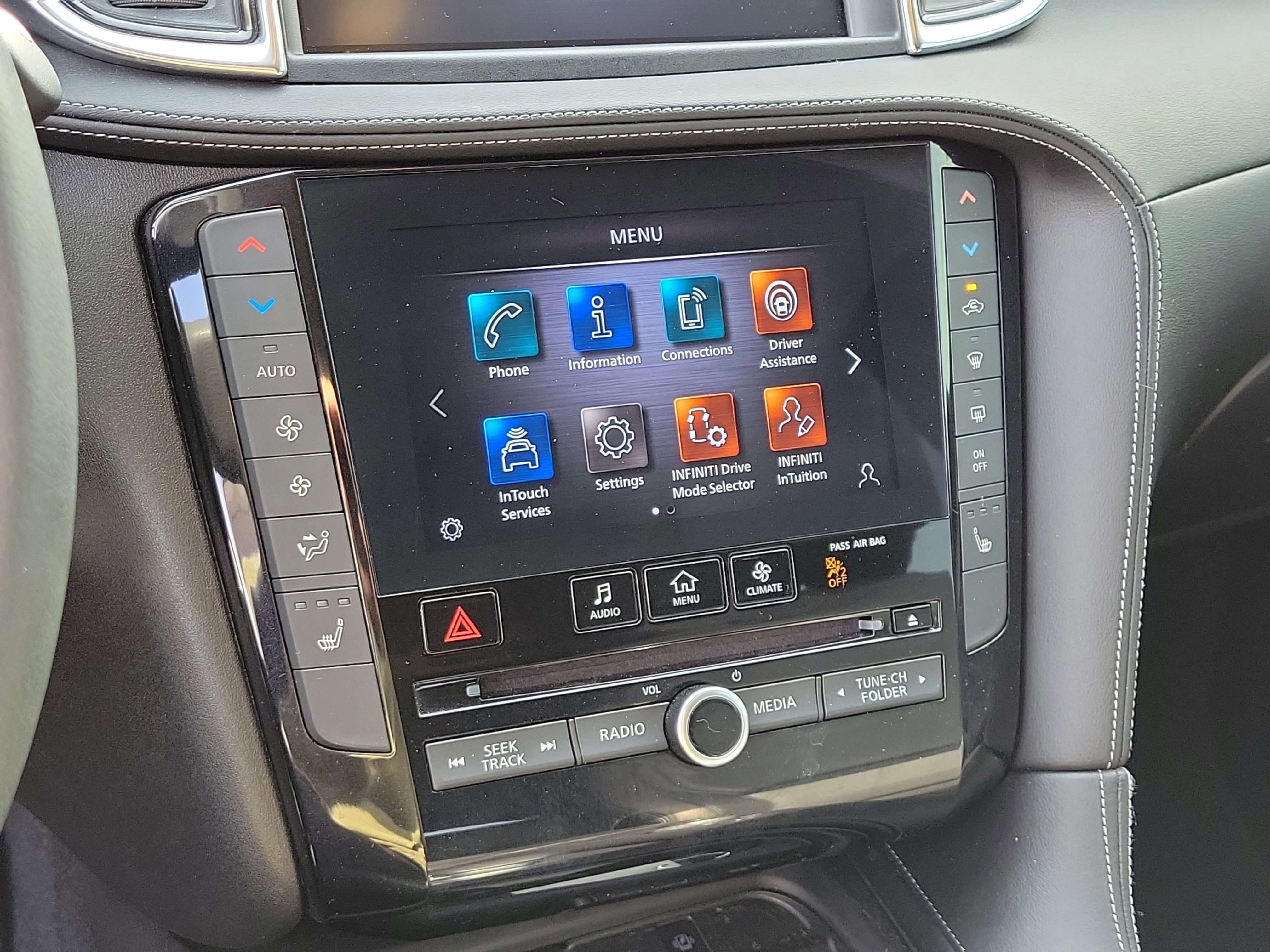 Used 2023 INFINITI QX50 Luxe image 29