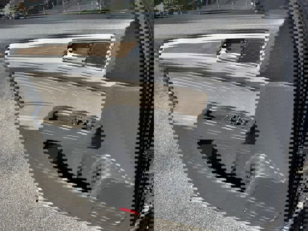 Used 2022 Volkswagen Atlas SEL image 18