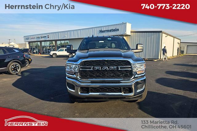 Used 2024 RAM 2500 Tradesman w/ Chrome Appearance Group AWD/4WD image 2