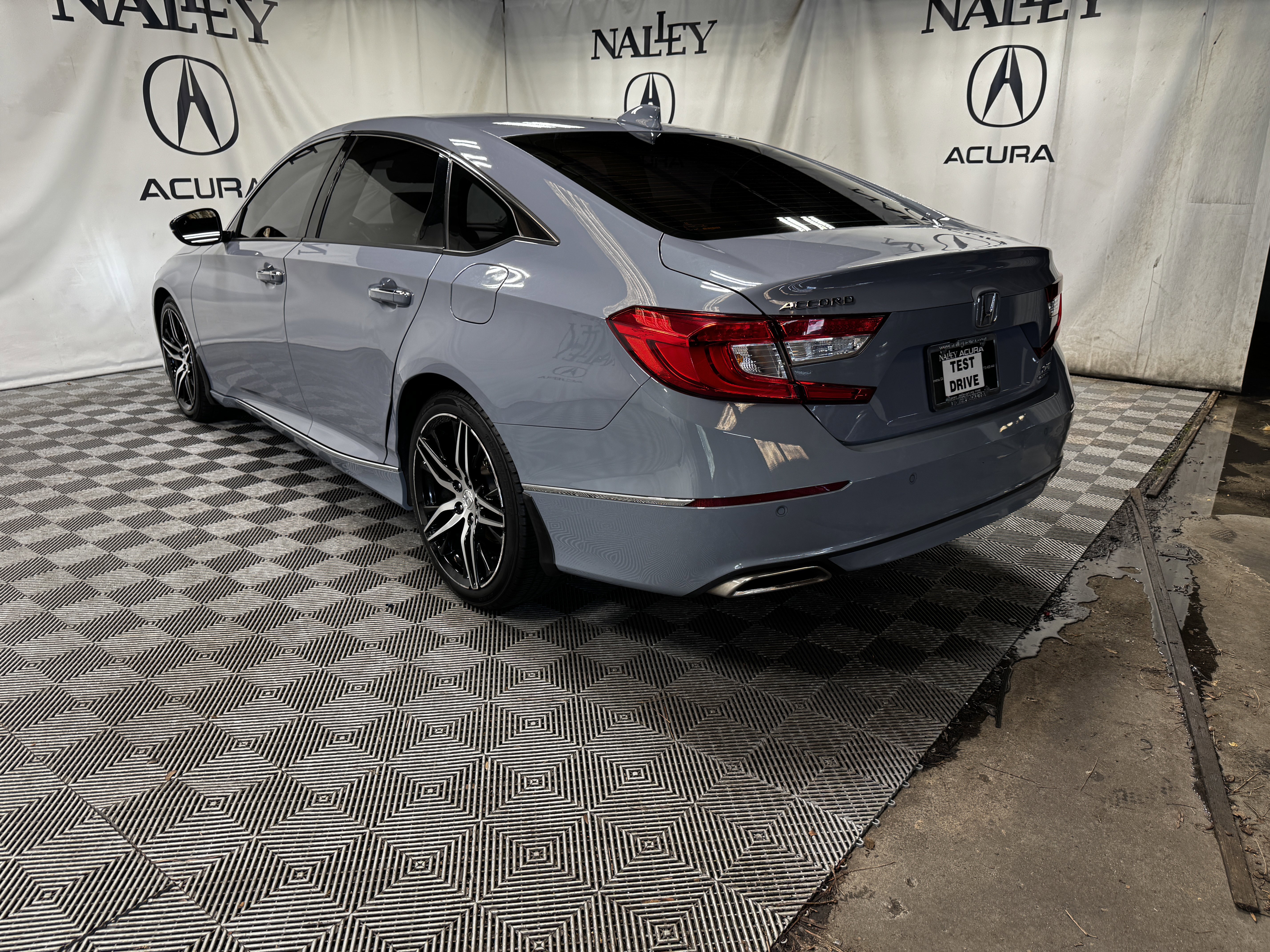 Used 2021 Honda Accord Touring image 3