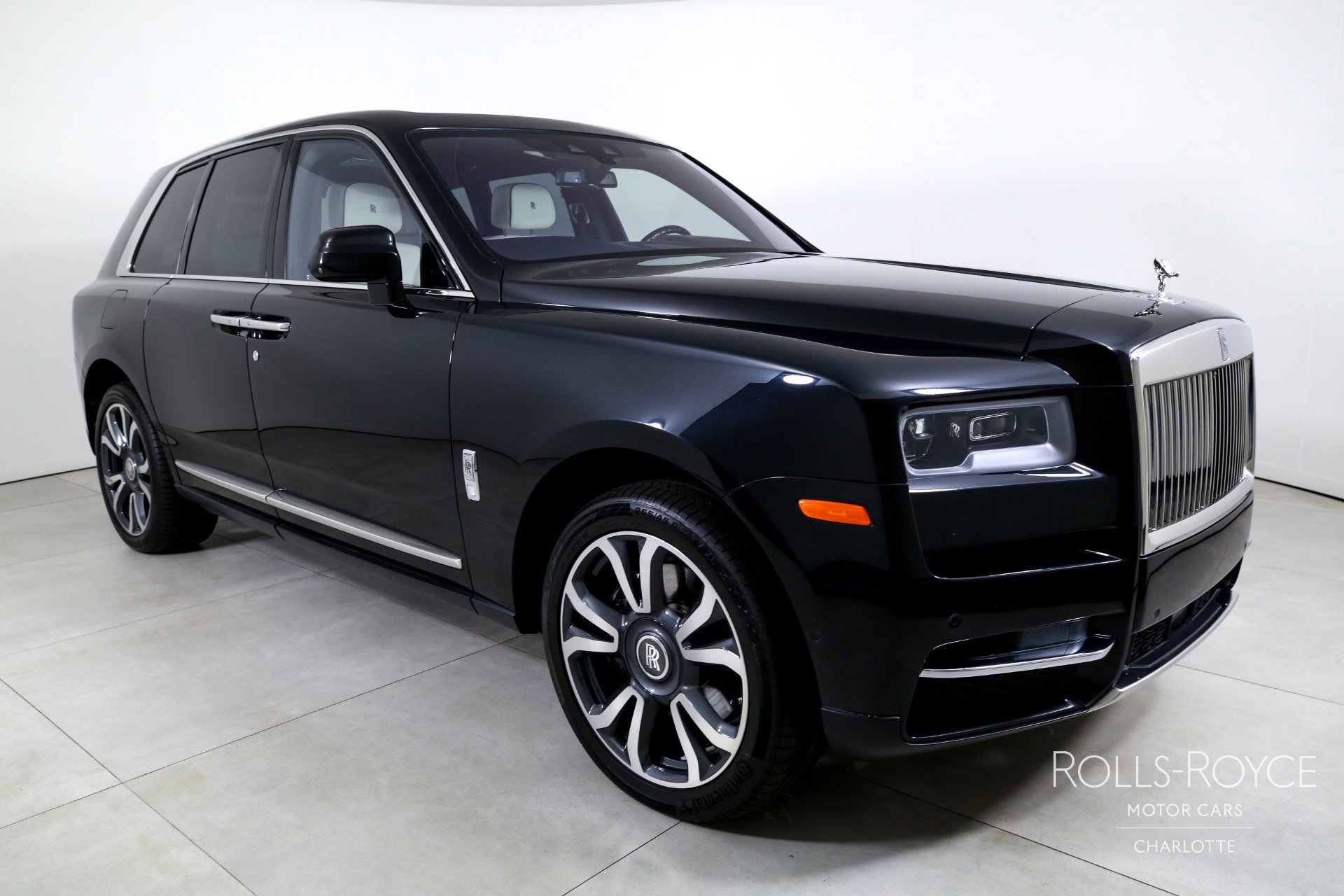 Used 2022 Rolls-Royce Cullinan image 6