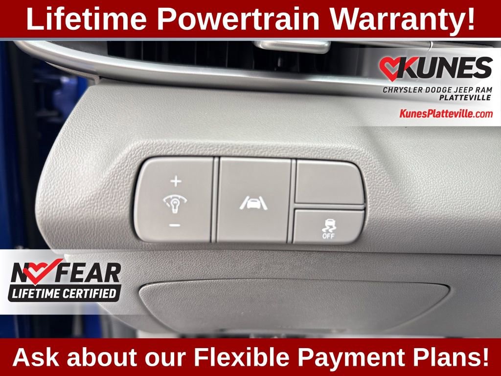 Used 2023 Hyundai Elantra SEL image 17