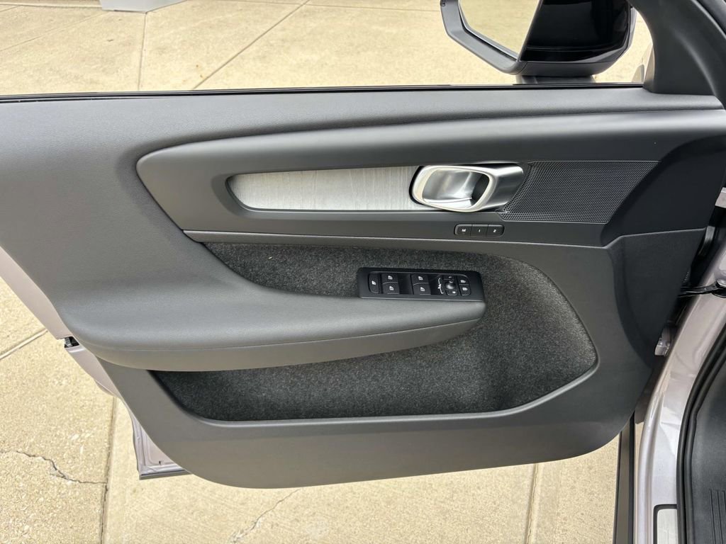 New 2026 Volvo XC40 B5 Plus w/ Protection Package Premier image 11