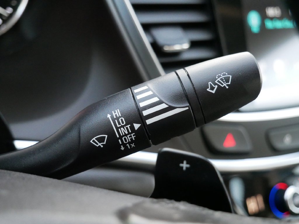 Used 2018 Buick LaCrosse Essence FWD image 25