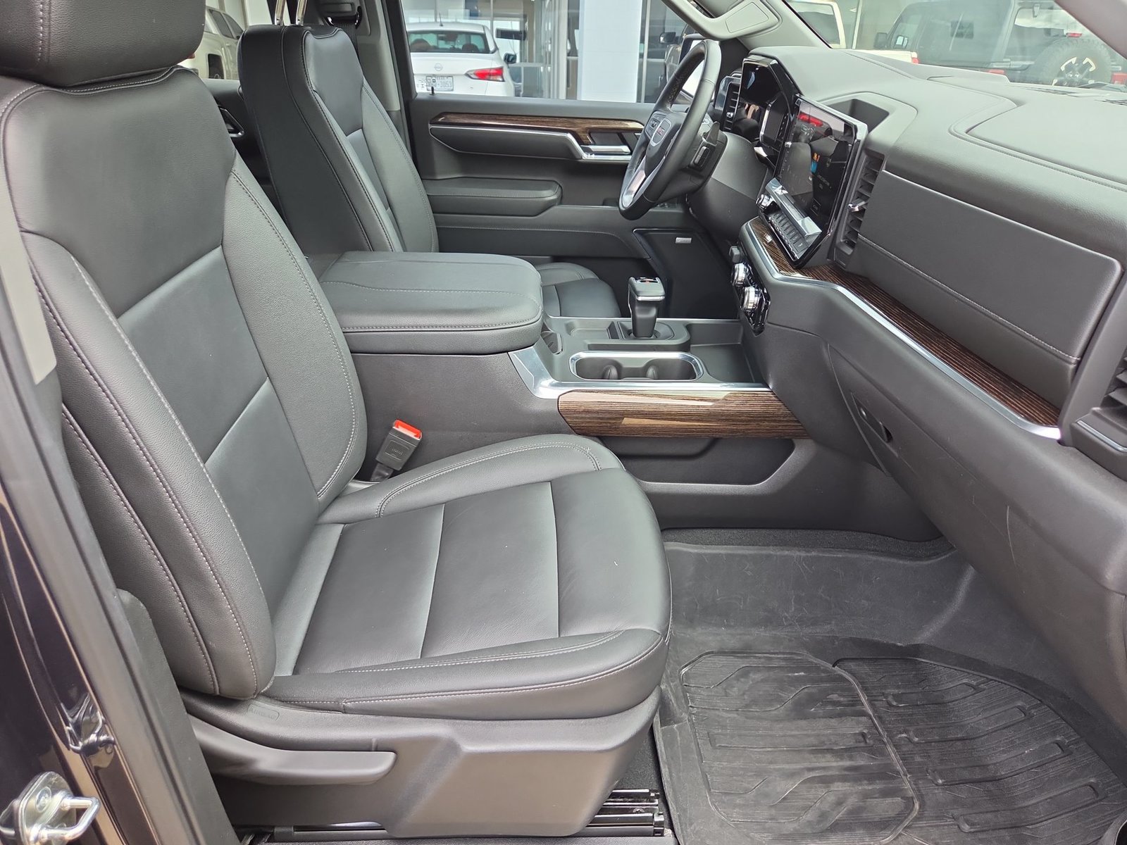 Used 2025 GMC Sierra 1500 Elevation w/ Elevation Premium Package AWD/4WD image 28