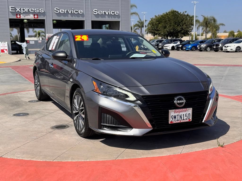 Certified 2024 Nissan Altima 2.5 SV FWD image 2