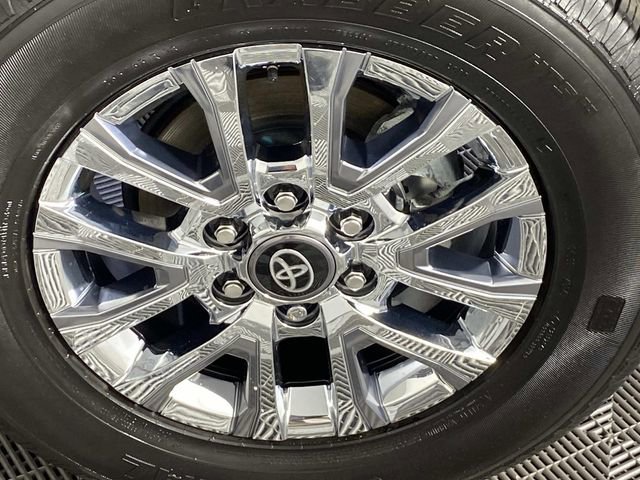 Used 2025 Toyota Tacoma Limited AWD/4WD image 29