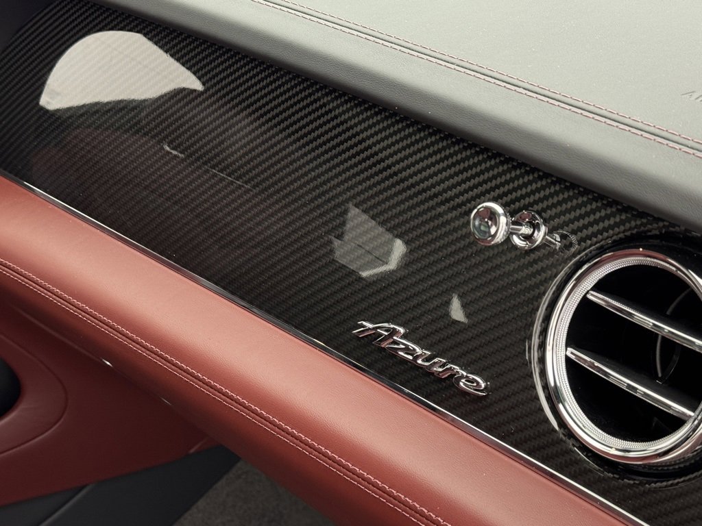 New 2025 Bentley Bentayga image 40