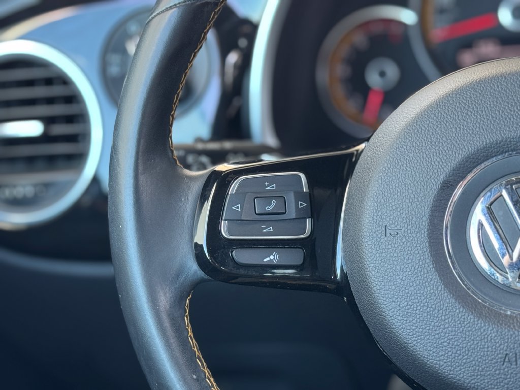 Used 2018 Volkswagen Beetle 2.0T Dune FWD image 8