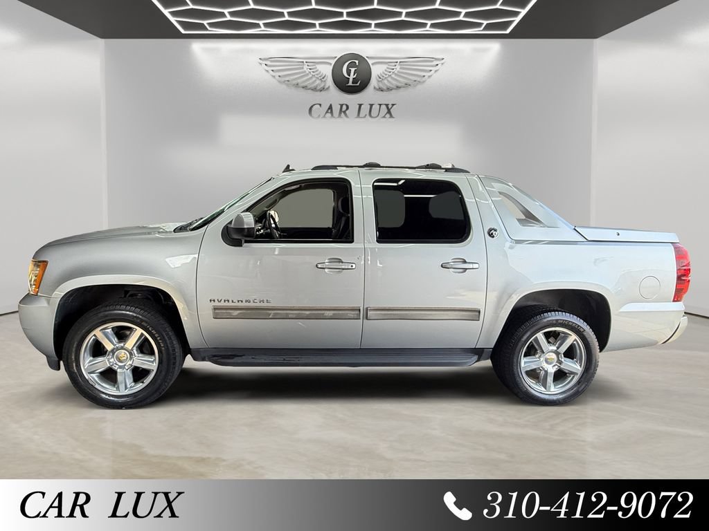 Used 2013 Chevrolet Avalanche LS RWD image 2