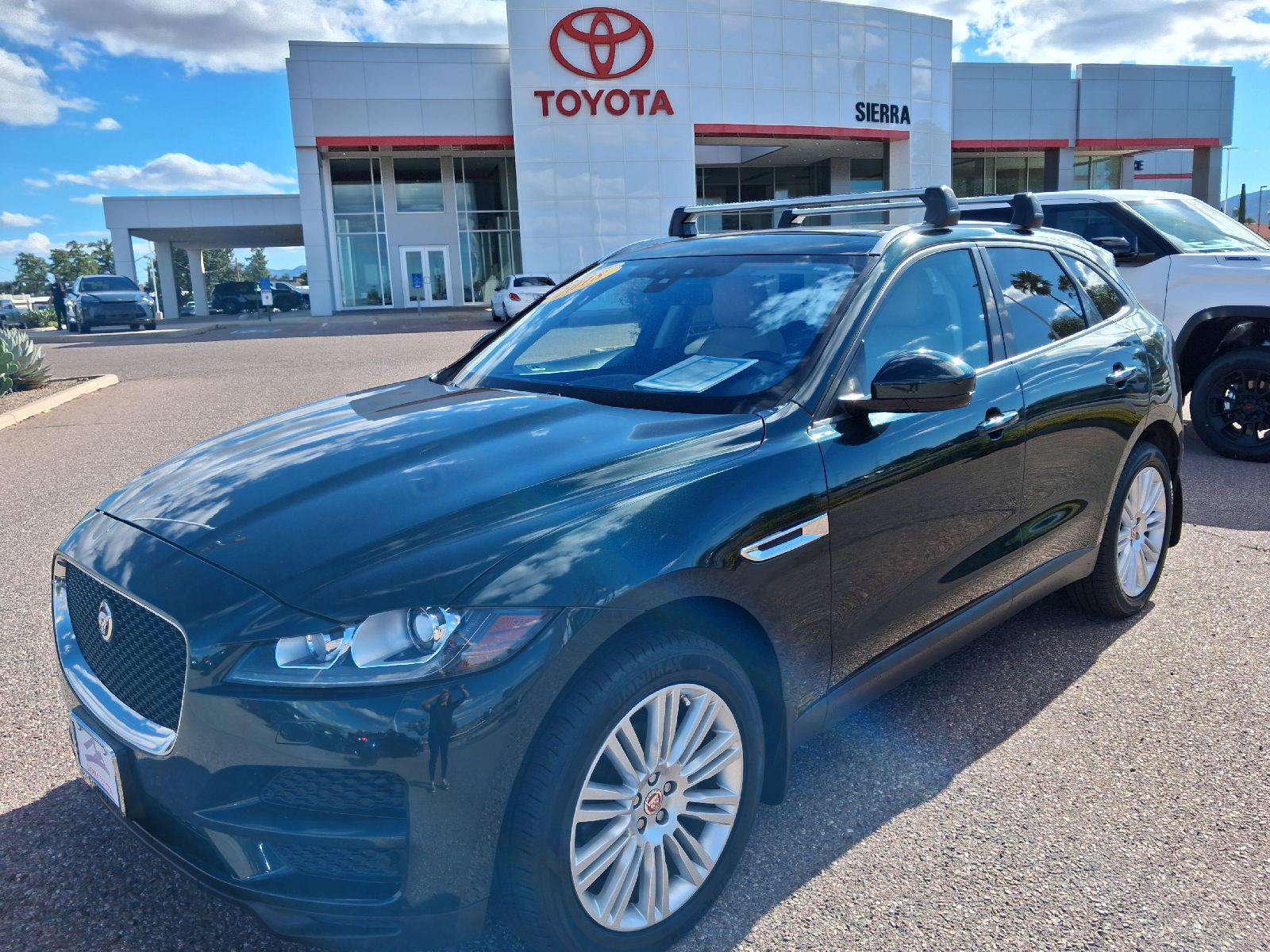 Used 2018 Jaguar F-PACE Premium AWD/4WD image 1