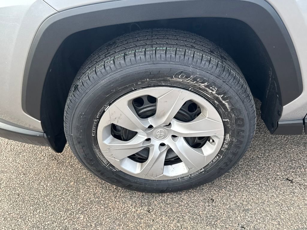 Used 2024 Toyota RAV4 LE image 39