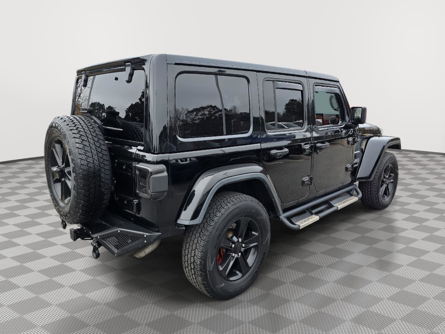 Used 2018 Jeep Wrangler Unlimited Sahara w/ Dual Top Group image 5