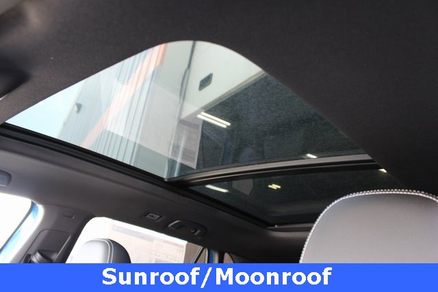 New 2025 Volkswagen Atlas Cross Sport SEL image 5
