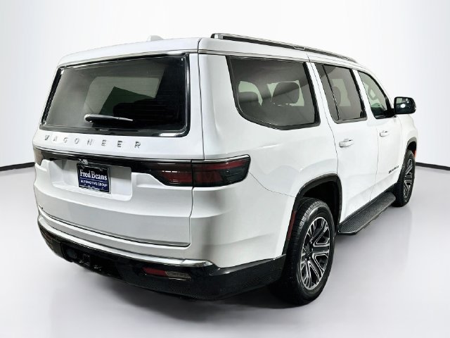 Used 2023 Jeep Wagoneer 4WD w/ Premium Group I image 8