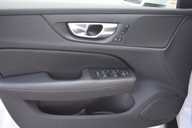 Used 2023 Volvo V60 B5 Cross Country Plus w/ Climate Package image 12