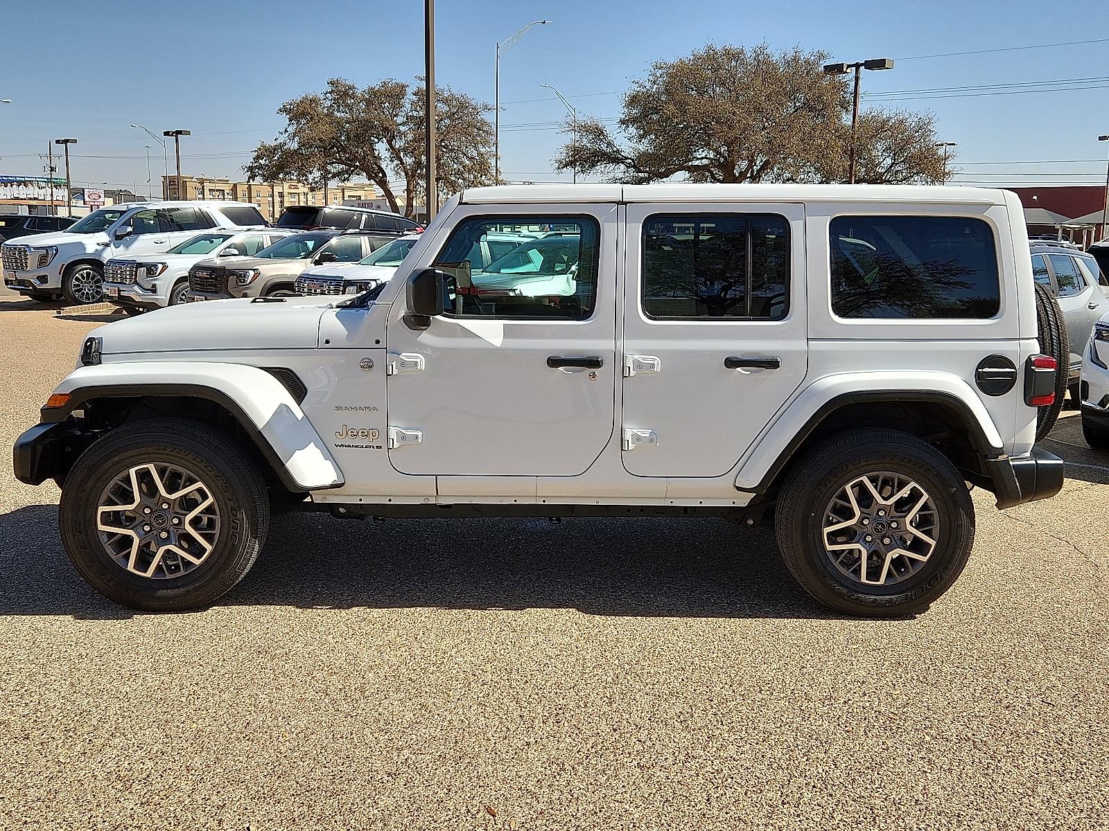 Used 2024 Jeep Wrangler Sahara image 2