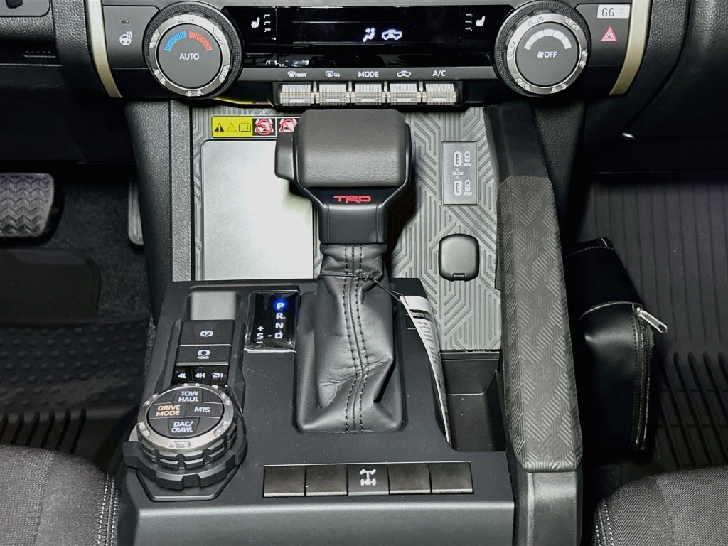 New 2026 Toyota Tacoma TRD Off-Road w/ TRD Off Road Upgrade Package AWD/4WD image 10