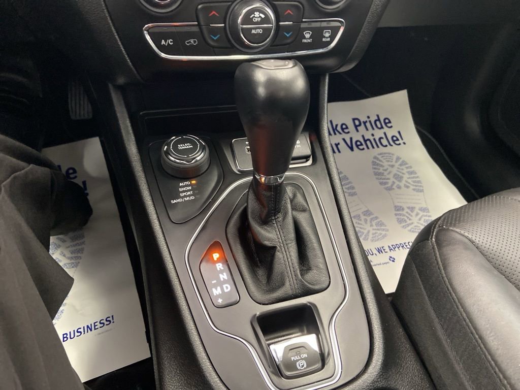 Used 2021 Jeep Cherokee Latitude Lux 80th Anniv w/ Quick Order Package 26U 80TH image 35