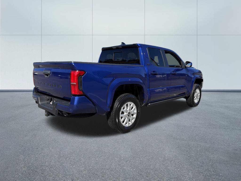 Used 2024 Toyota Tacoma SR5 AWD/4WD image 5