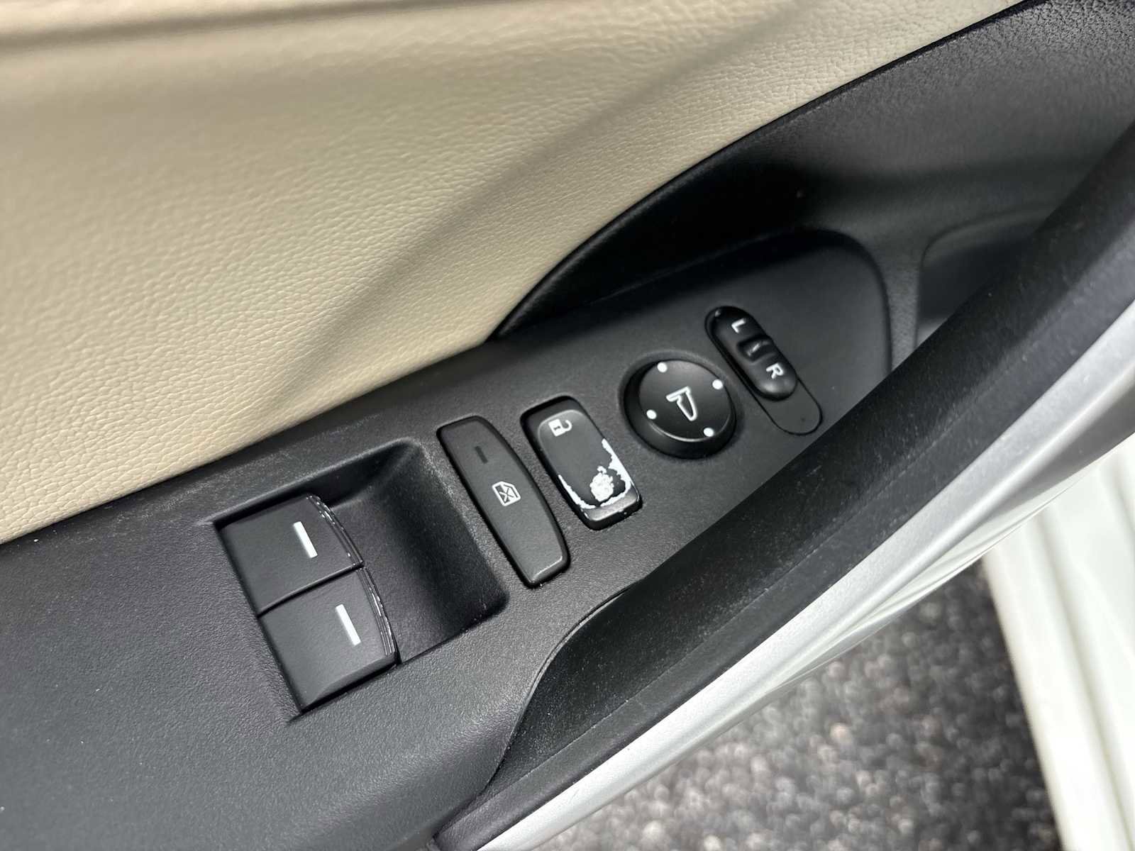 Used 2017 Honda Civic EX-L image 22