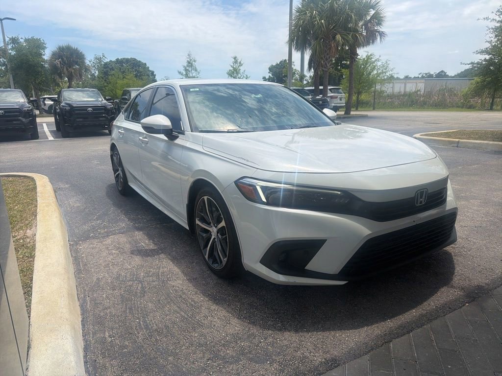 Used 2022 Honda Civic Touring image 2