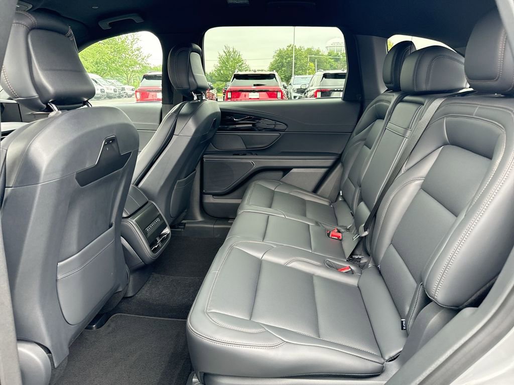New 2025 Lincoln Nautilus Premier w/ Jet Appearance Package AWD/4WD image 23