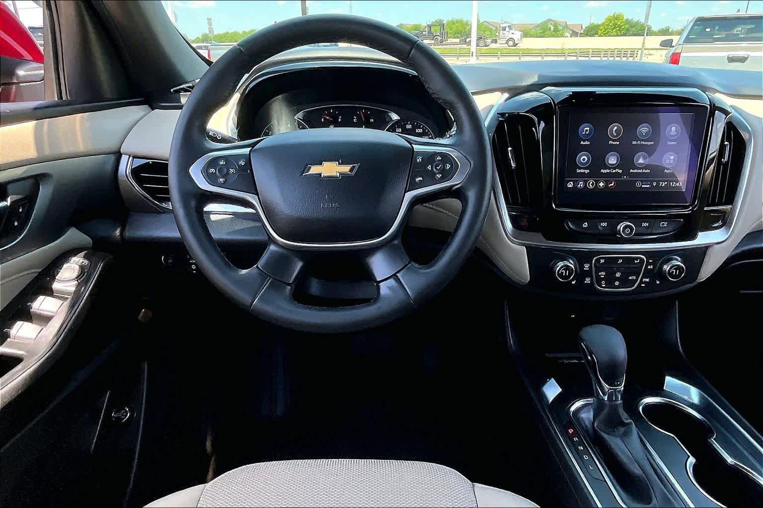 Used 2023 Chevrolet Traverse LT FWD image 5