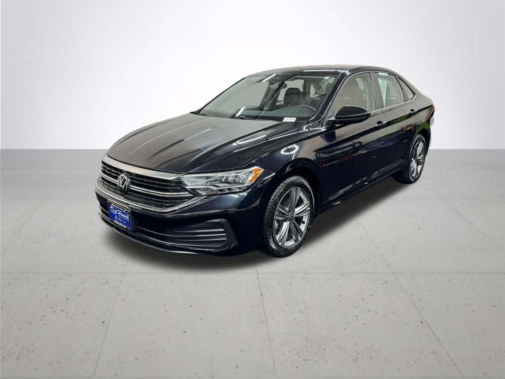 Used 2024 Volkswagen Jetta SE FWD image 2
