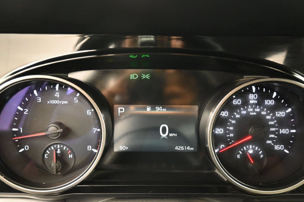 Used 2024 Kia Carnival EX FWD image 17