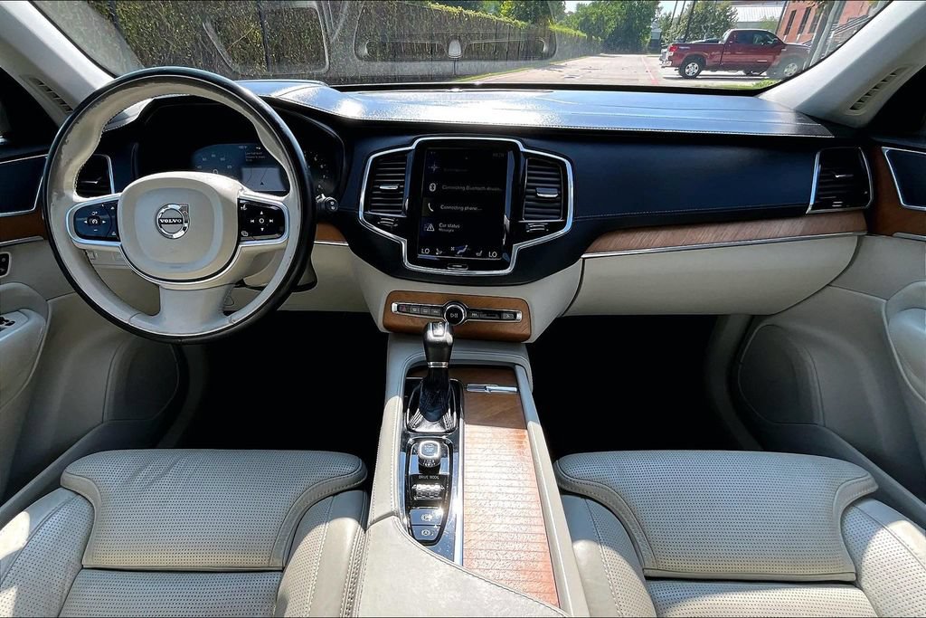 Used 2018 Volvo XC90 T6 Inscription w/ Convenience Package AWD/4WD image 16