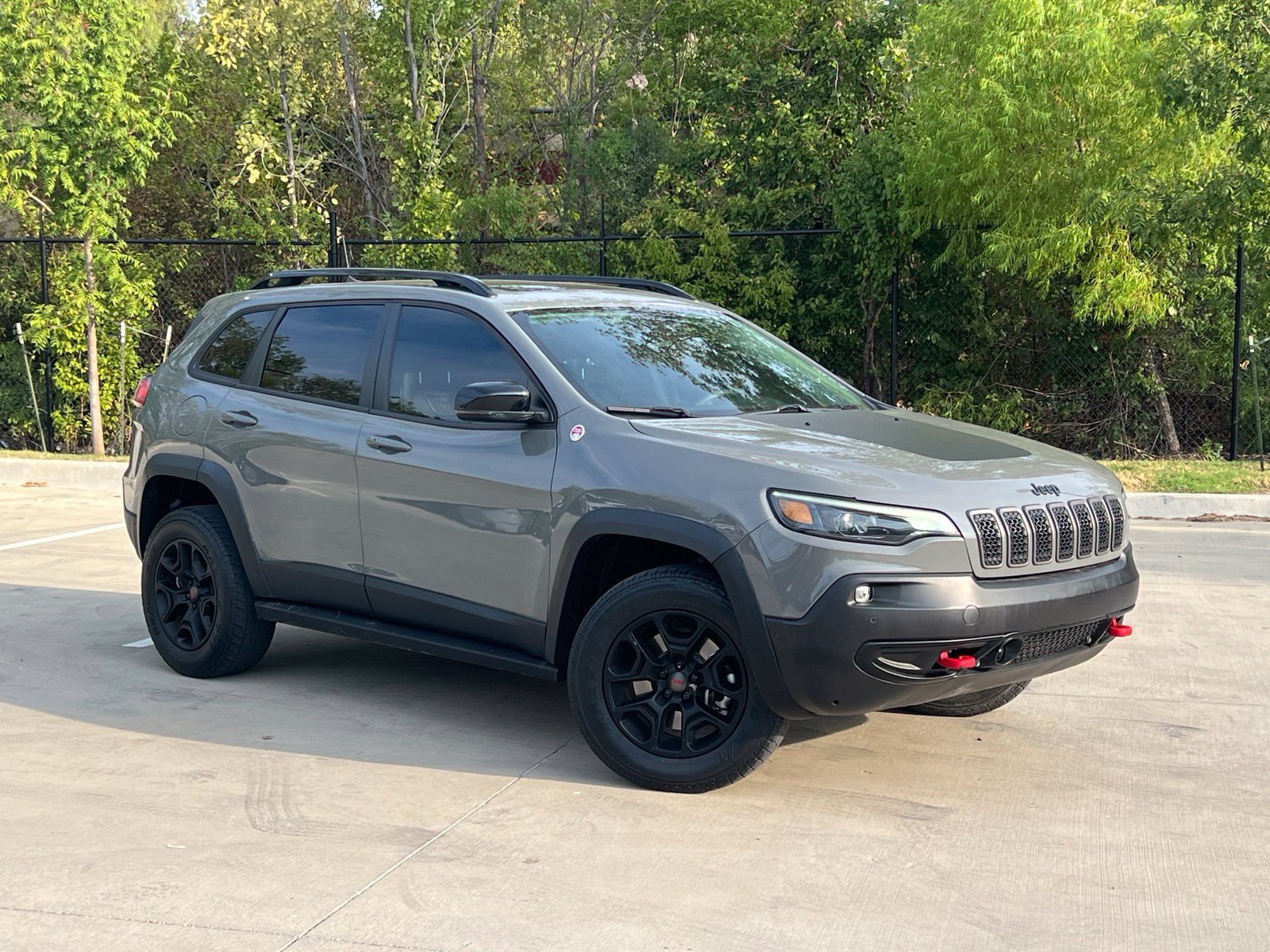 Used 2023 Jeep Cherokee Trailhawk w/ Sun & Sound Group AWD/4WD image 1