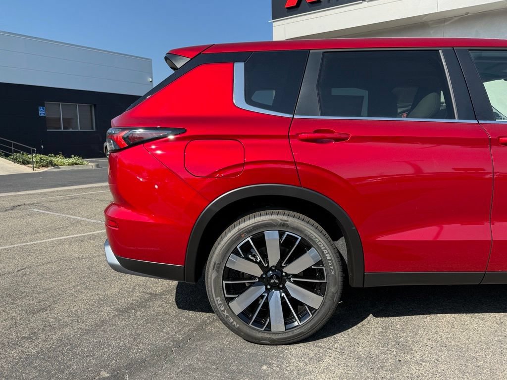 New 2026 Mitsubishi Outlander SE AWD/4WD image 14