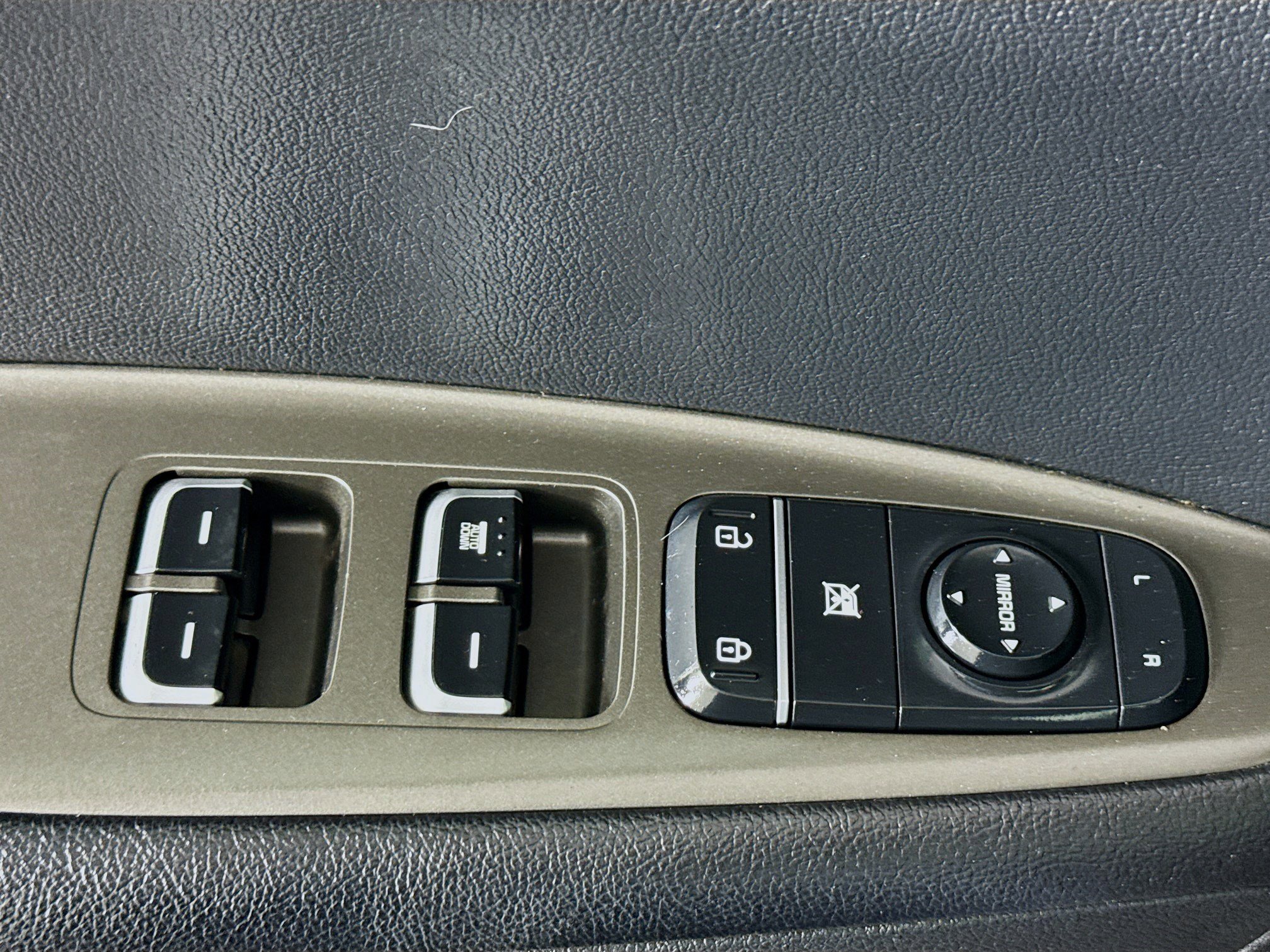 Used 2020 Kia Optima LX image 23