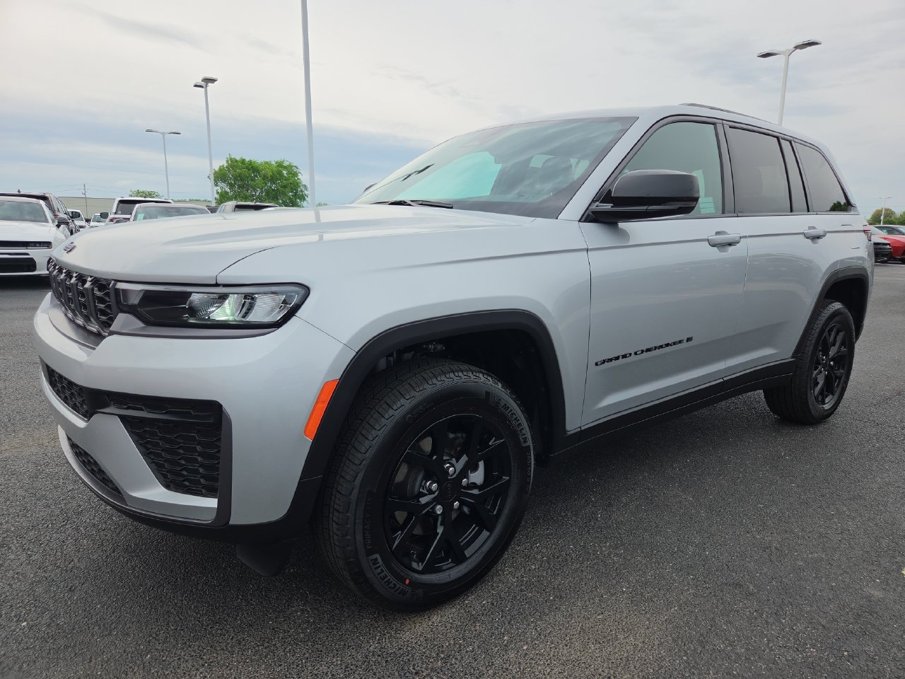 New 2026 Jeep Grand Cherokee Altitude AWD/4WD image 3